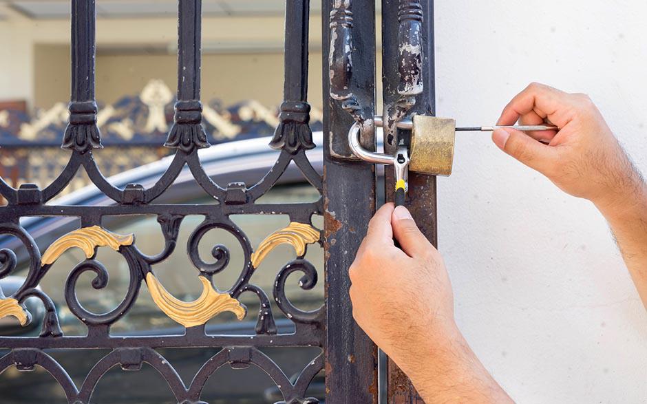serrurier porte claquée Le Pecq